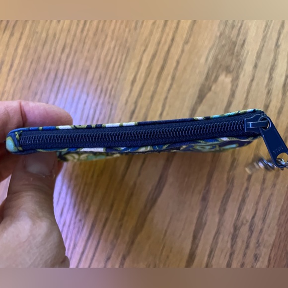 Vera Bradley Zip ID Case - Picture 4 of 6